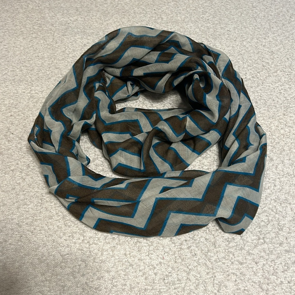 G | chevron pattern infinity scarf